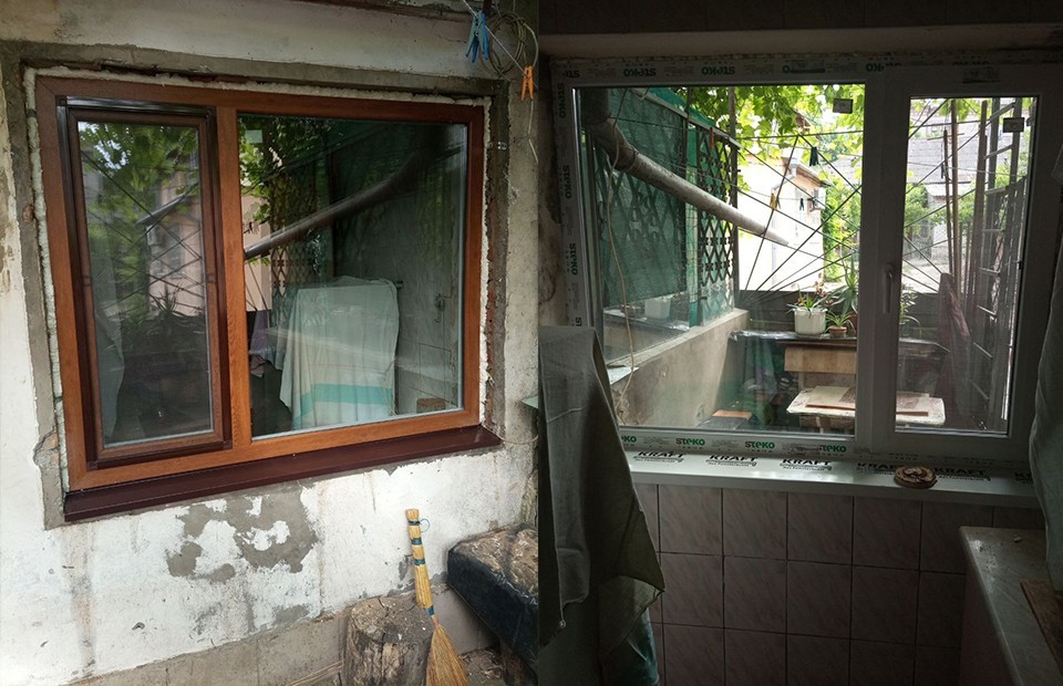 Заміна старого дерев’яного вікна у батьківському будинку